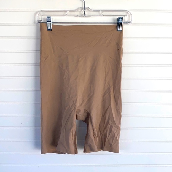 Warners Shaping thigh slimmer Size Medium - Picture 1 of 5